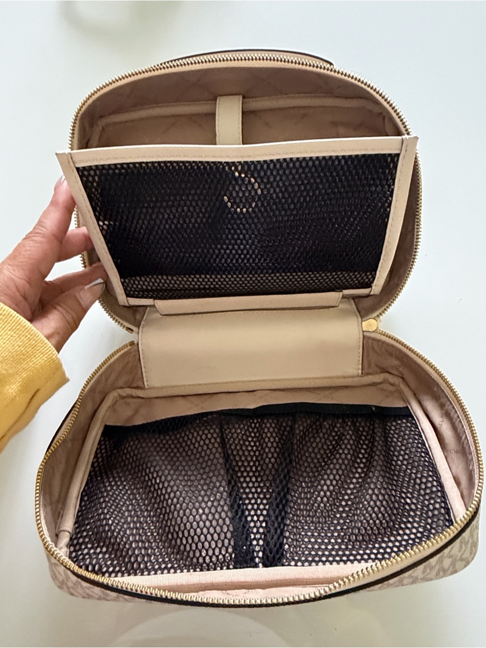 Michael Kors Beige Logo Travel Case - Picture 4 of 7